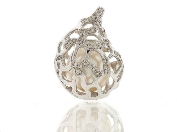 Small 9ct White Gold & Diamond Basket With South Sea Pearl