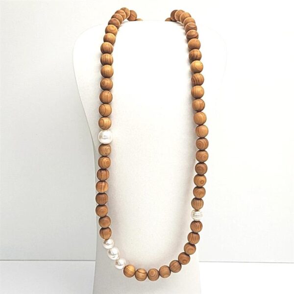 Arafura Collection South Sea Pearl & Sandalwood Strand