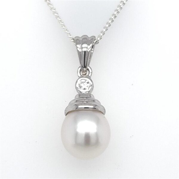 Sterling Silver 8-9mm South Sea Pearl Ridge Drop Pendant